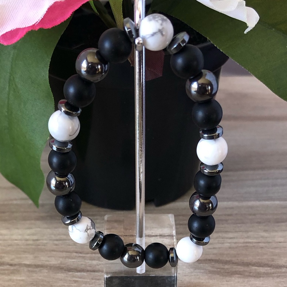 Natural White Howlite Stone Stretchable Hematite Beaded Bracelet